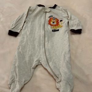 Carters & Garanimals footed onesies. Animal design both zip & snap at top 0-3 mo